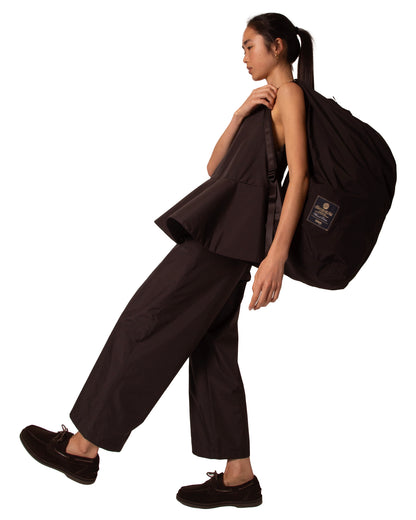 LARGE CAPACITY 2-WAY DUFFLE BAG IN D.BROWN