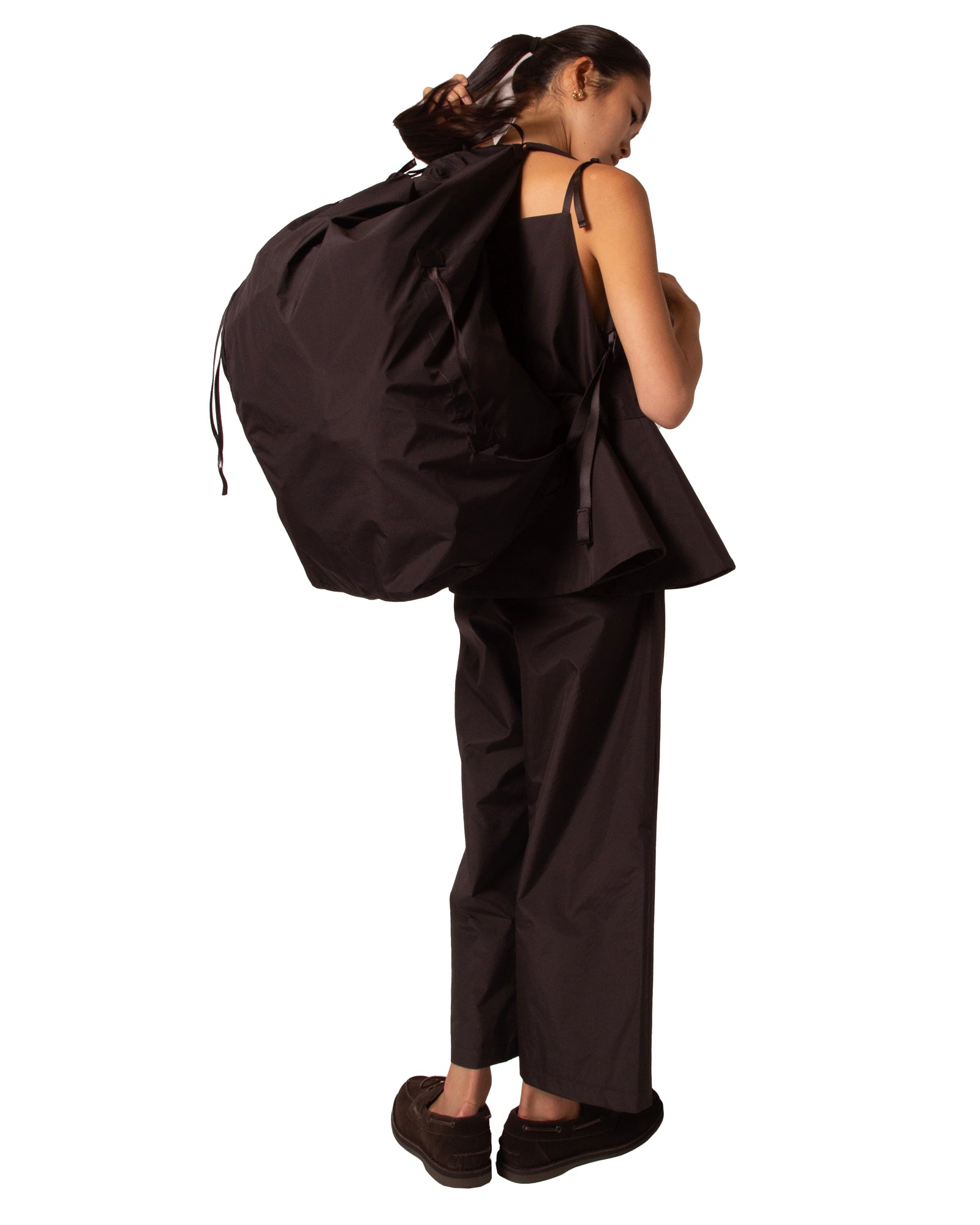 LARGE CAPACITY 2-WAY DUFFLE BAG IN D.BROWN – bbblllaaahhh