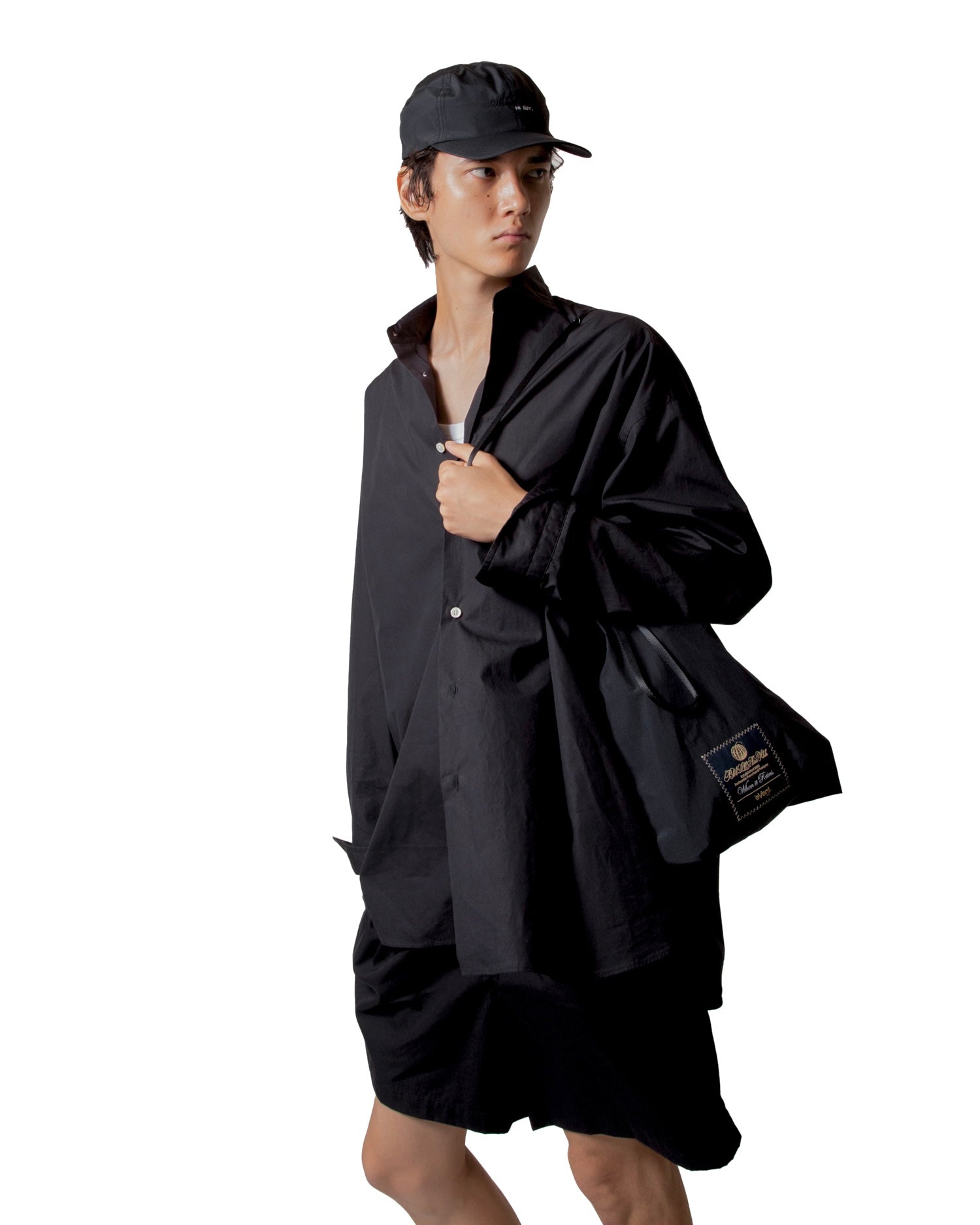 DRAWSTRING POUCH (M) IN BLACK – bbblllaaahhh