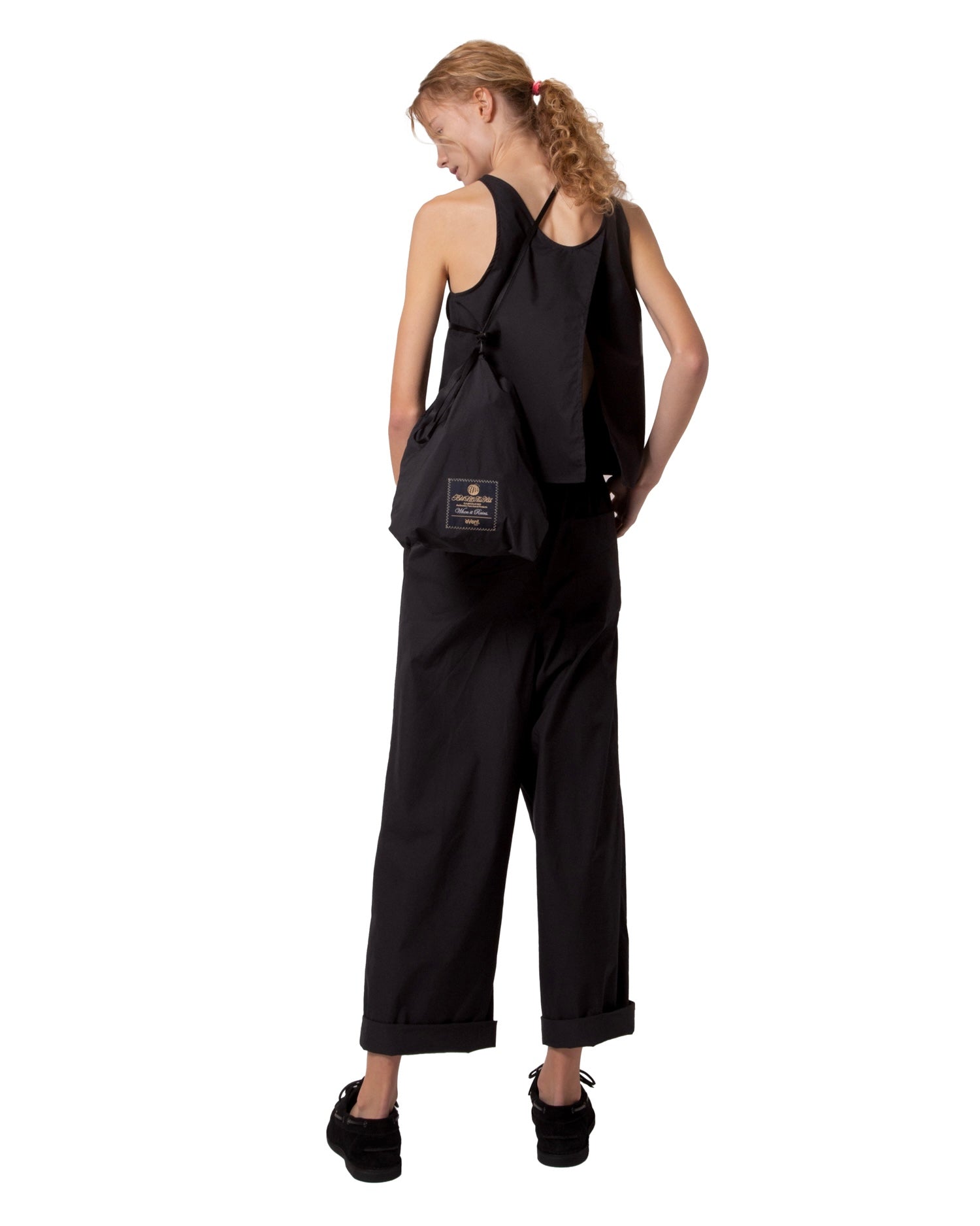 DRAWSTRING POUCH (M) IN BLACK – bbblllaaahhh