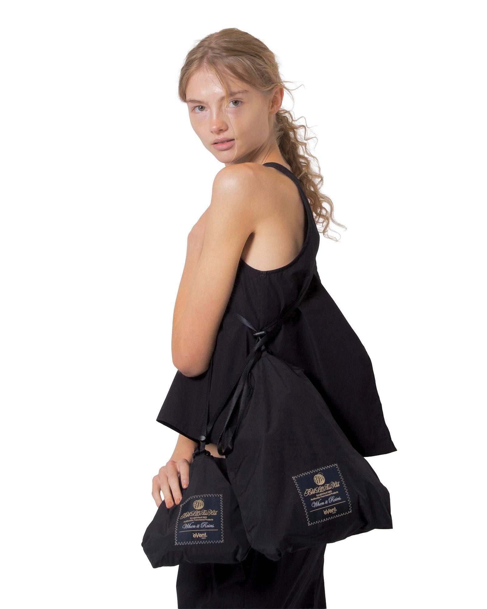 DRAWSTRING POUCH (M) IN BLACK – bbblllaaahhh