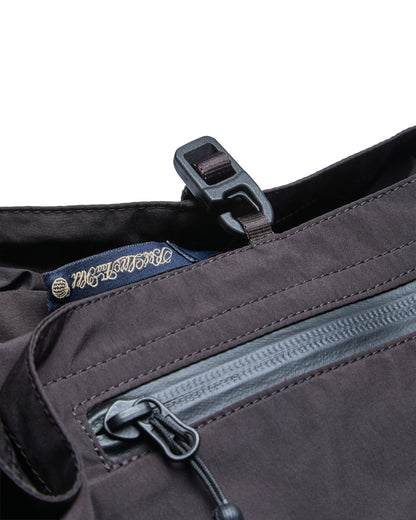 ONE-HANDLE TOTE